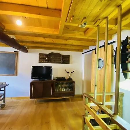 Casa Do Baloico * Janeiro de Baixo